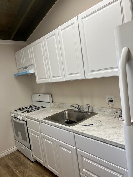 Building Photo - 111 9th St