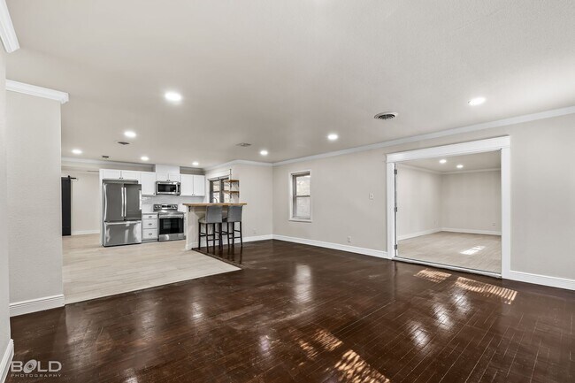 Building Photo - 1606 Joy Dr