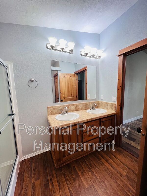 Building Photo - 21814 NE Cedar Creek Rd