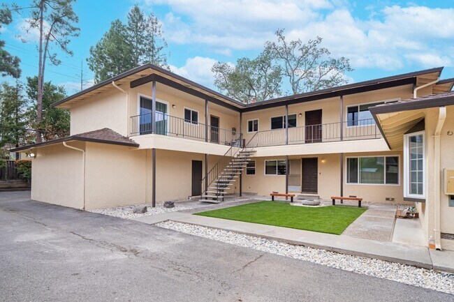 Building Photo - 22434 Salem Ave