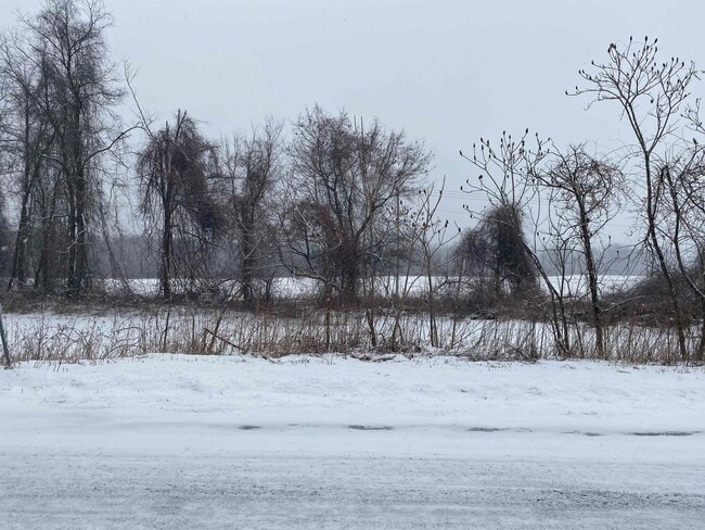 Building Photo - 53 River Rd