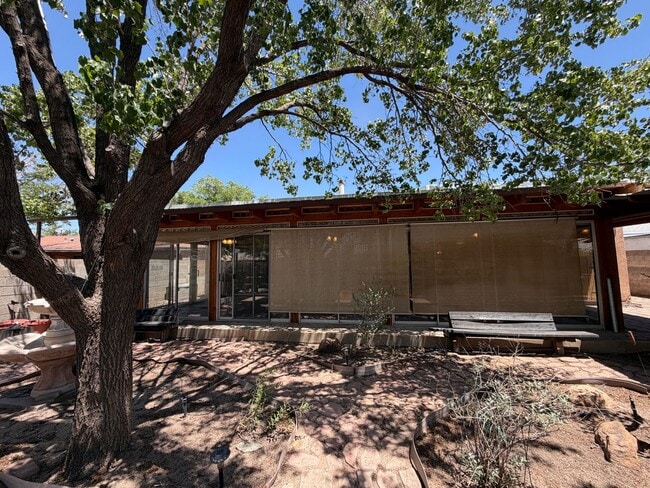 Building Photo - 2,800Sq Foot, 5 Bedroom Single Story Home Available Near Eubank Blvd NE & Copper Ave NE!