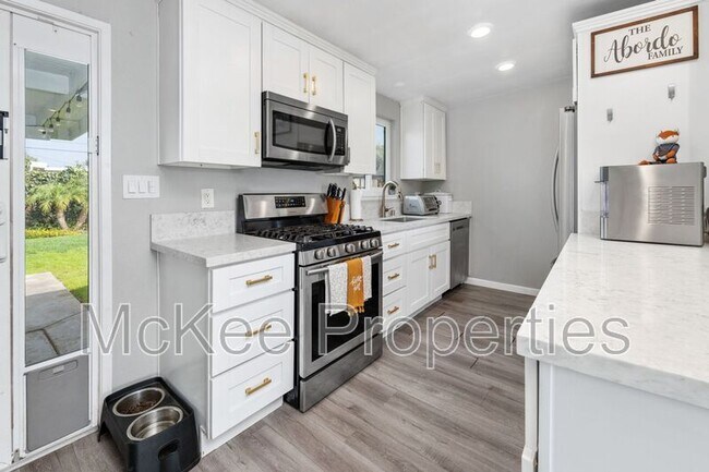 Building Photo - 1212 Oneonta Ave