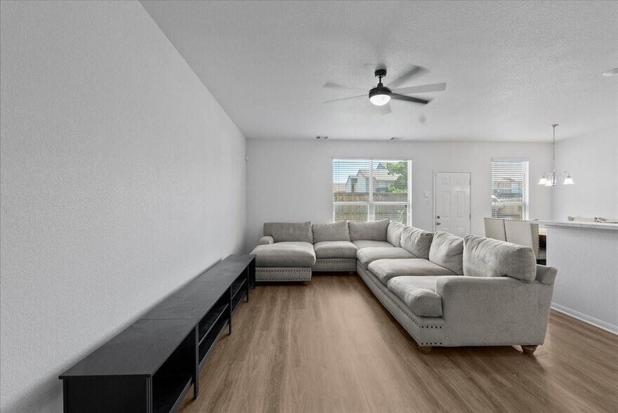 Building Photo - 17114 Amarose Dr