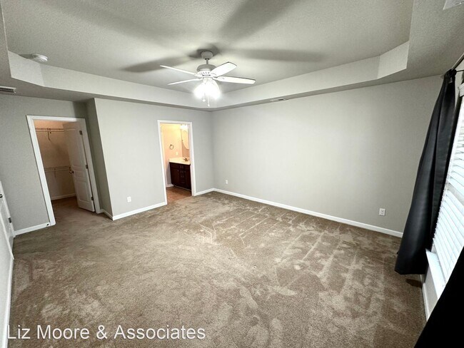 Building Photo - 4 br, 2.5 bath House - 200 Seasons Circle ...