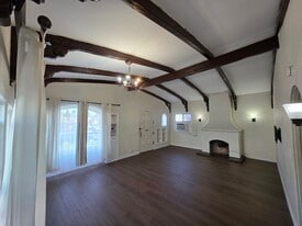 Building Photo - 130 E Colden Ave