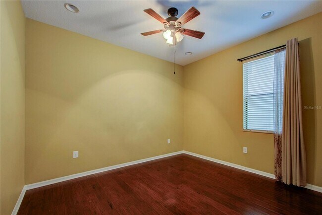 Building Photo - 1122 Oakcrest Dr