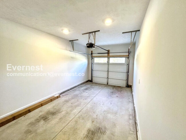 Building Photo - 204 Ansley Wy