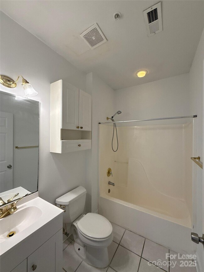 Building Photo - 9068 Meadow Vista Rd