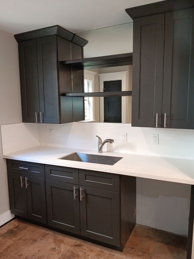 Building Photo - 1012 Rutland St