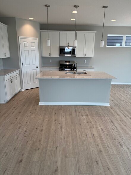 Building Photo - 5694 Ohio Trl