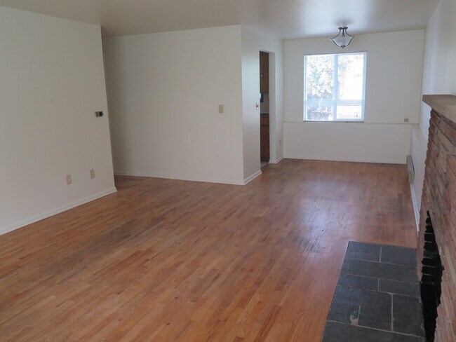 Building Photo - 2272 Gilman Dr W