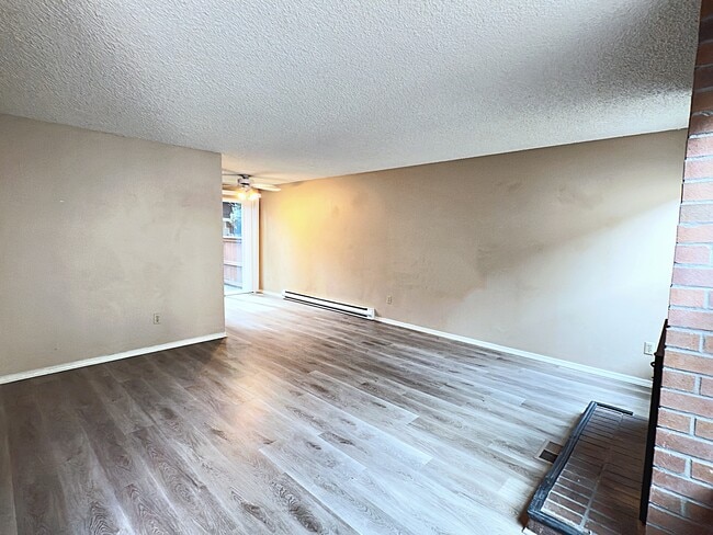 Building Photo - 3610 S Kelly Ave