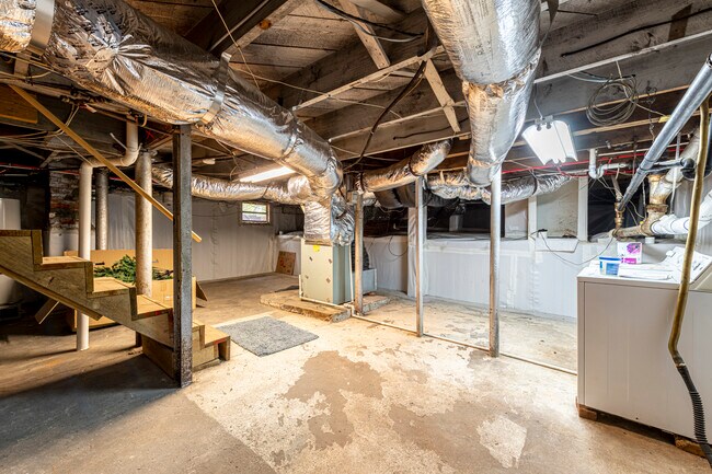 Building Photo - 600 N Boundary St