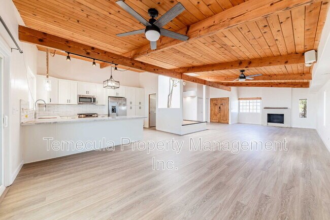 Building Photo - 2655 Loring St
