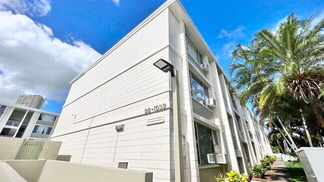 Building Photo - 98-1032 Moanalua Road
