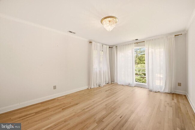 Building Photo - 8400 Thornden Terrace