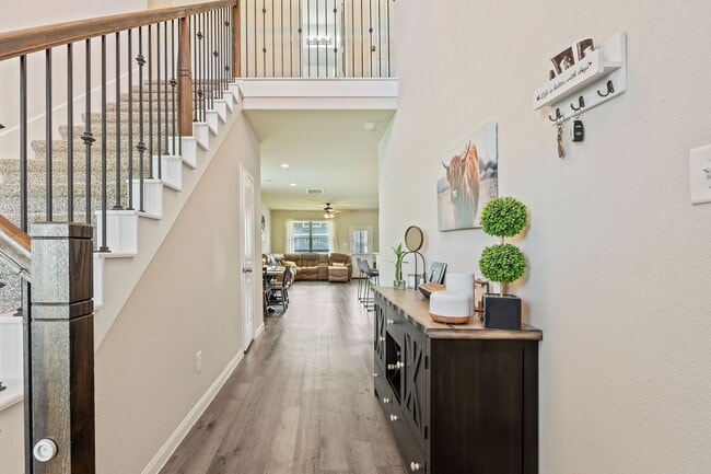 Building Photo - 2221 Raider Dr