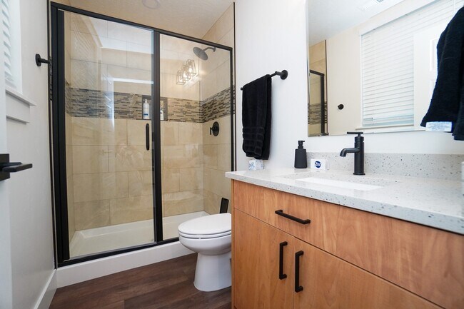 Building Photo - 479 E Violets Cv Ln