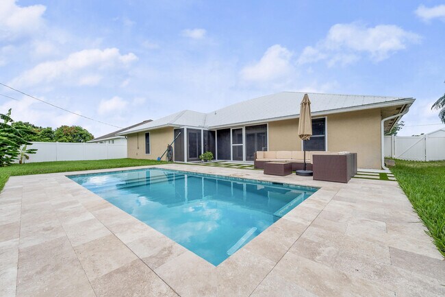 Building Photo - 1280 SW Kalevala Dr