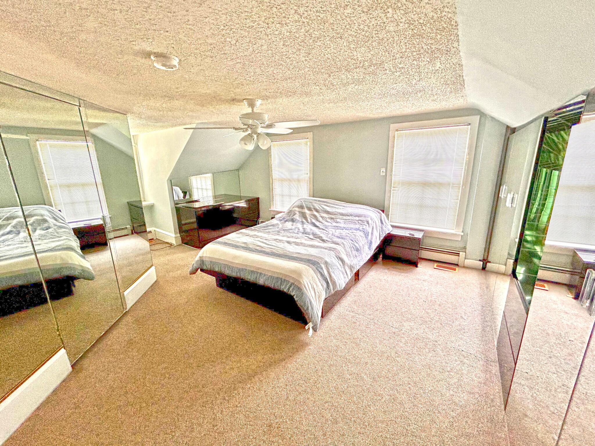 2nd Level Master Suite - 18 Grove St