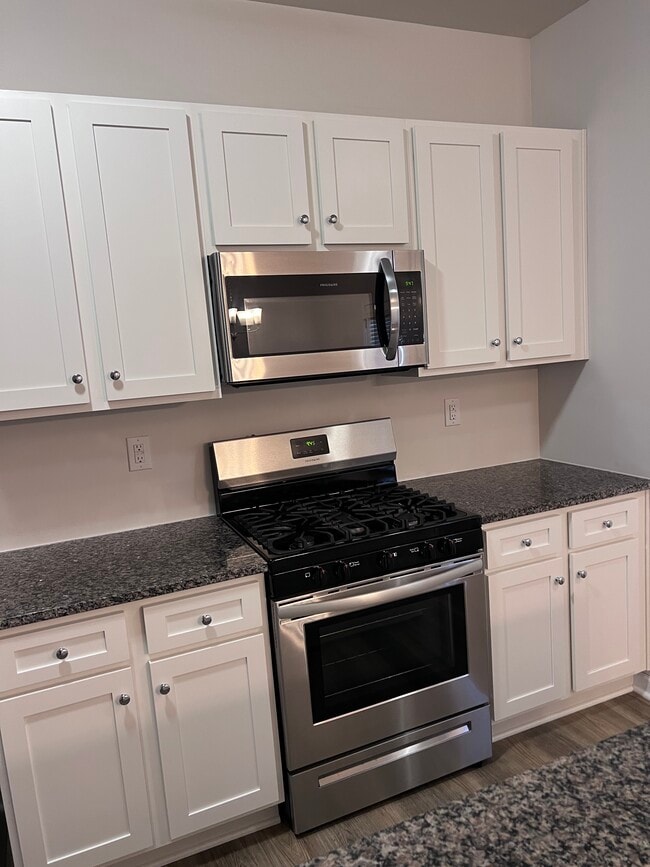 Building Photo - 192bmw