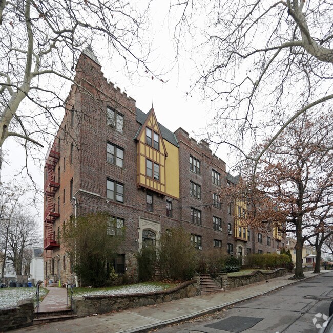 Building Photo - 16 Rochelle Ter