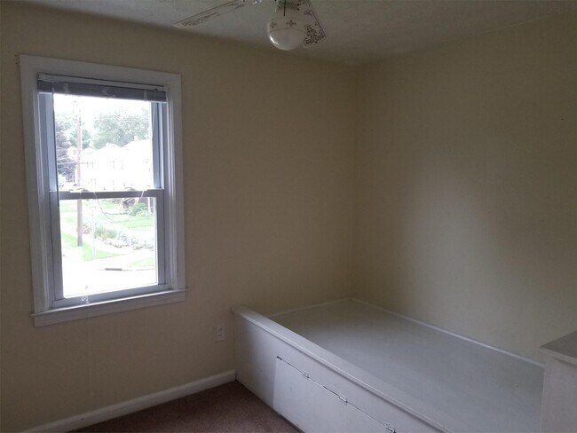 Building Photo - 249 Birchwood Ave