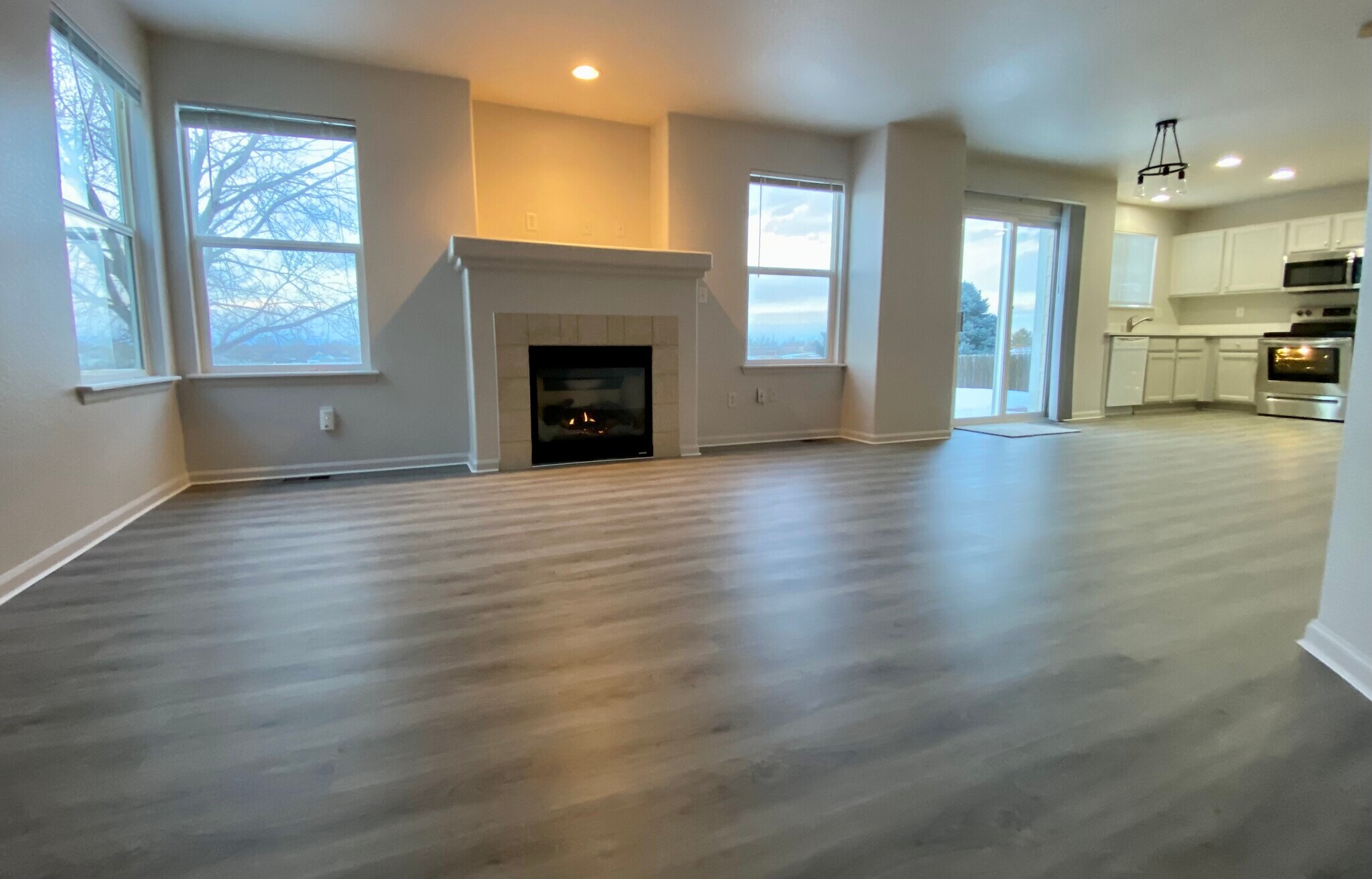 Building Photo - 1647 Wagonwheel Dr