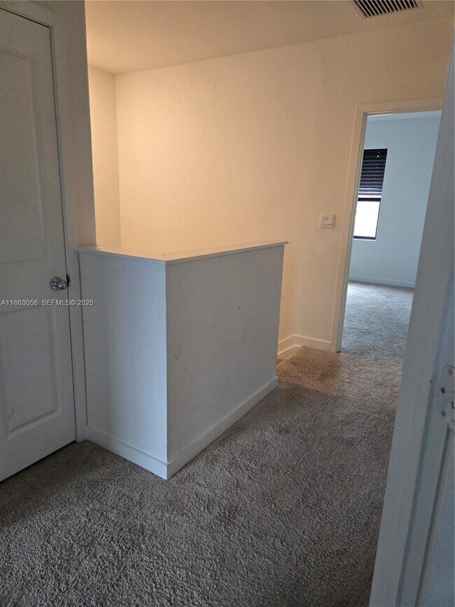 Building Photo - 490 NE 12th St