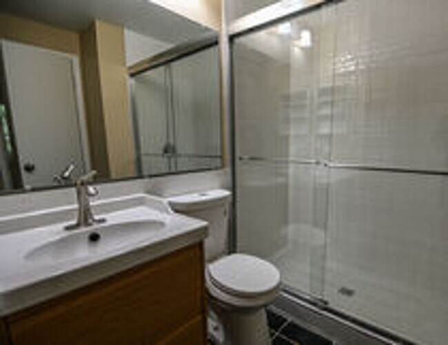 Building Photo - 2219 Fendall Ct