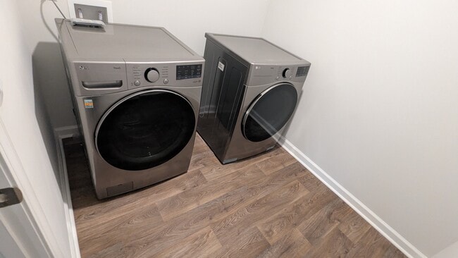 Building Photo - 497 Coconut Dr