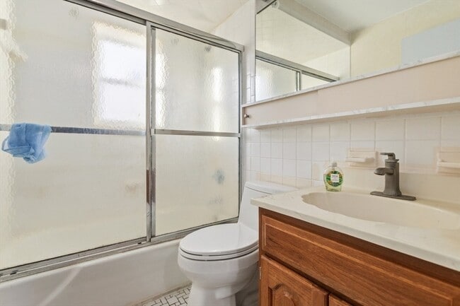 Building Photo - 36 Essex St