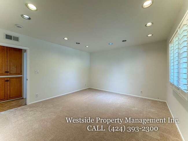 Building Photo - 16951 Ivadel Pl