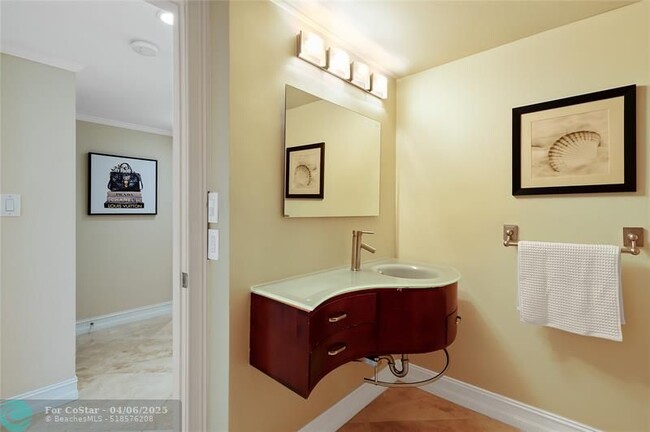Building Photo - 3500 Galt Ocean Dr