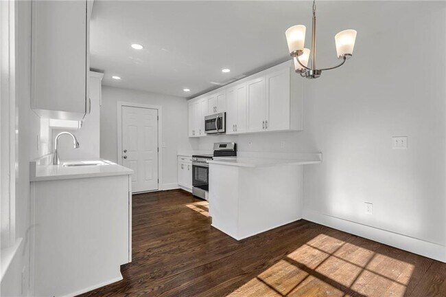 Building Photo - 1271 Lorenzo Dr SW