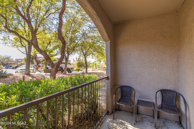 Building Photo - 1500 E Pusch Wilderness Dr