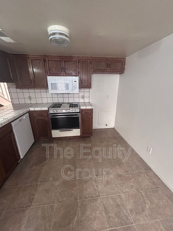 Building Photo - 4224 W Cypress Ave