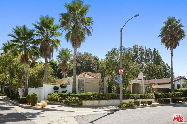 Building Photo - 3194 Rossini Pl