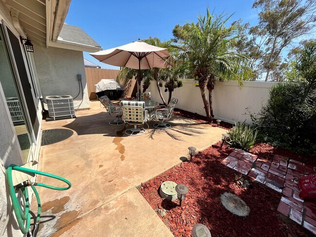 Building Photo - 7063 Deerhurst Ct