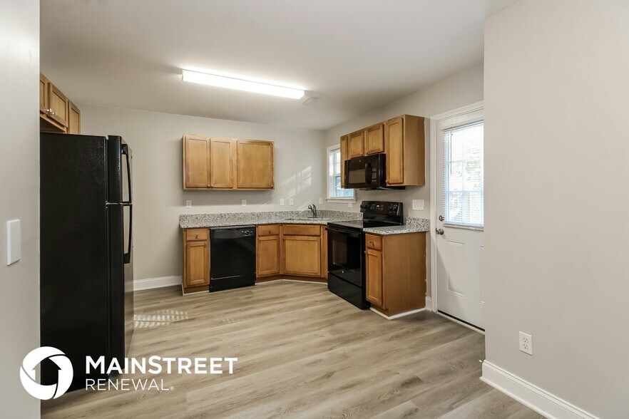 Building Photo - 2831 Camborne St