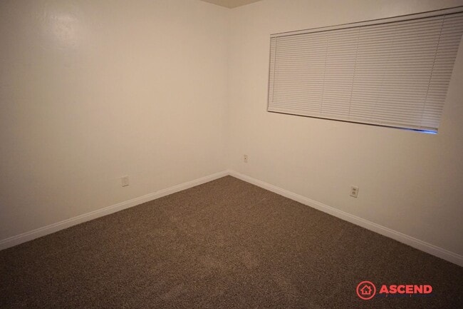 Building Photo - Charming Home in Central Bakersfield!