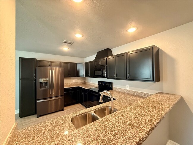 Building Photo - 3727 Putnam Dr