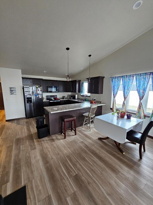 Building Photo - 2913 Armstrong St