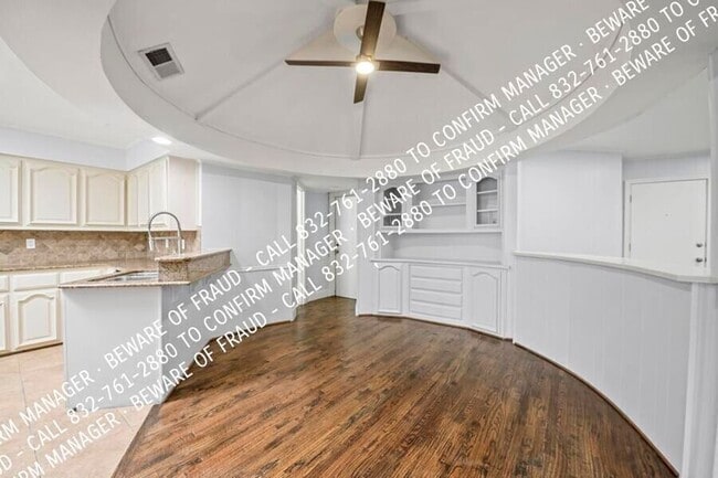 Building Photo - 9145 Drumcliffe Ln