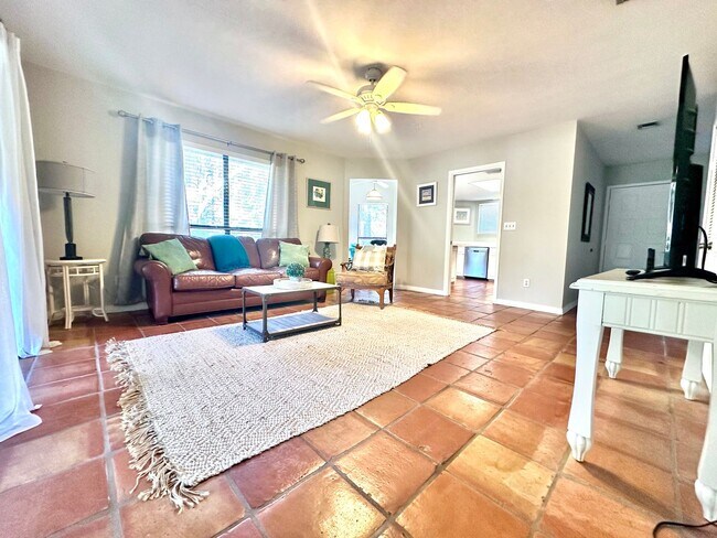 Building Photo - Fully furnished 2-Bedroom, 2-Bath Lakefront Cottage in Sandestin Resort available for Long Term R...