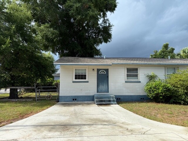 Exterior & Front Door - 314 S K St