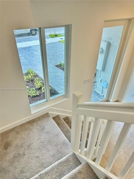 Building Photo - 1355 SE 7th Ter