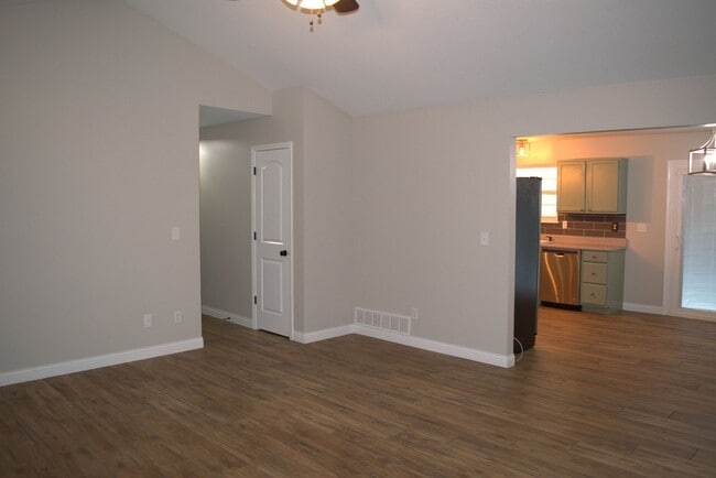Building Photo - 607 Winterway Dr.