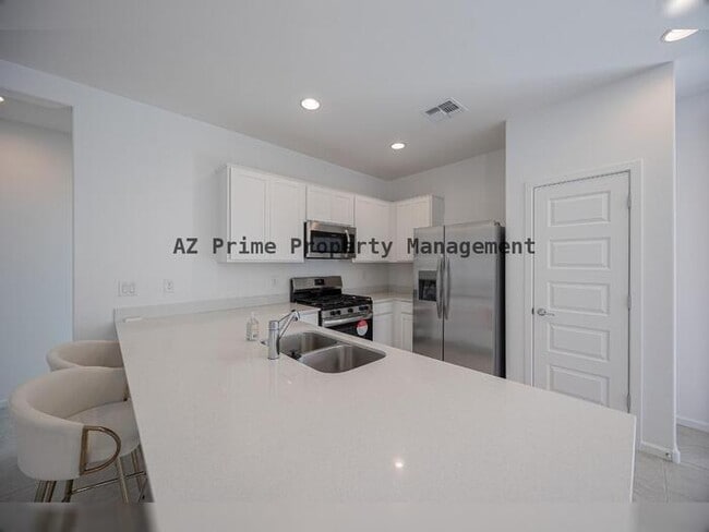 Building Photo - 12503 W Pkwy Ln